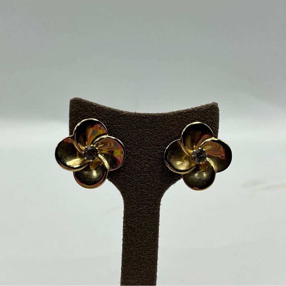 vintage Goldtone  Quatrefoil Stud Earrings Floral Design